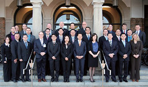 Ten Superintendents of Police, along with 12 of their Canadian counterparts, attend an International Executive Development in Policing (IEDP) Programme at the Canadian Police College (CPC) in Ottawa, Canada. The IEDP, jointly delivered by the CPC and the Hong Kong Police College, is a programme to develop police leadership.