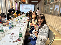 少訊會員在「東莞市第八高級中學」學習壓花技術