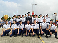警務處處長蕭澤頤與一眾少年警訊會員拍照留念