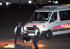 The Force and the Community Chest of Hong Kong jointly present the Hong Kong Police Night for the Chest 2012, comprising the Chief Executive's Night and the Commissioner of Police's Night. The event is staged to raise funds for the needy and to demonstrate the Force's sense of responsibility as well as commitment to engaging and serving the community.