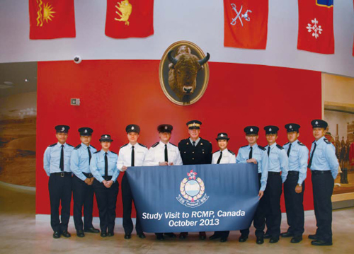 A Force delegation visits the Depot Division of the Royal Canadian Mounted Police (RCMP) to study domestic and family violence, aboriginal communities policing, and youth issues. The delegation also observes how RCMP engages the aboriginal community to reduce crimes.