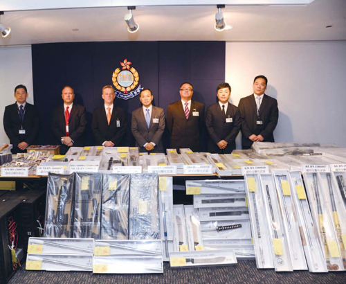 Exhibits seized by the Organized Crime and Triad Bureau in a large-scale
tripartite operation codenamed THUNDERBOLT 13 mounted together with
Guangdong and Macao Police.