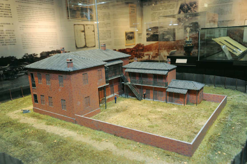警队博物馆展出以「长洲警署(1913–2013)百年回顾」为题的展览，让市民重温长洲警署的发展及其贡献。