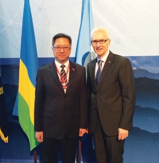 Commissioner Lo Wai-chung attends the 84th INTERPOL General Assembly in Rwanda. Delegates discuss and endorse a series of measures for strengthening INTERPOL's organisation in order to serve members better and forge partnership. Mr Lo also meets INTERPOL Secretary-General, Mr Jürgen Stock, for strengthening co-operation with INTERPOL.