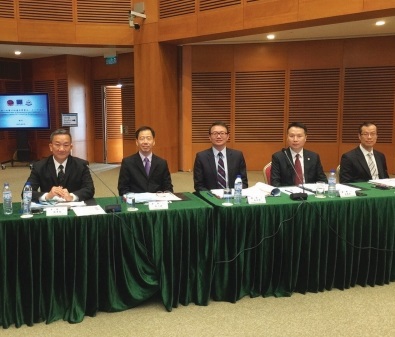 Deputy Commissioner (Operations) Wong Chi-hung leads a delegation to attend the 21st Guangdong-Hong Kong-Macao Tripartite Heads of Criminal Investigation Department Meeting. Delegates express their views and actively engage in discussions on cross-boundary crime trend, joint operation, criminal investigation, as well as intelligence and training exchange.