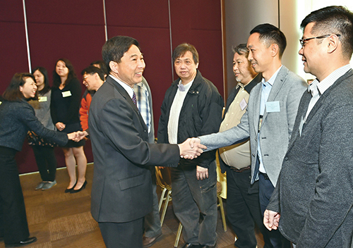 Deputy Commissioner (Management) Chau Kwok-leung meeting with civilian staff to enhance communication.
