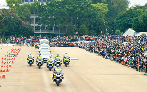 警隊護送組於警察學院十周年開放日表演。