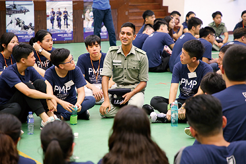 「警队学长计划」助大学生认识警务工作。