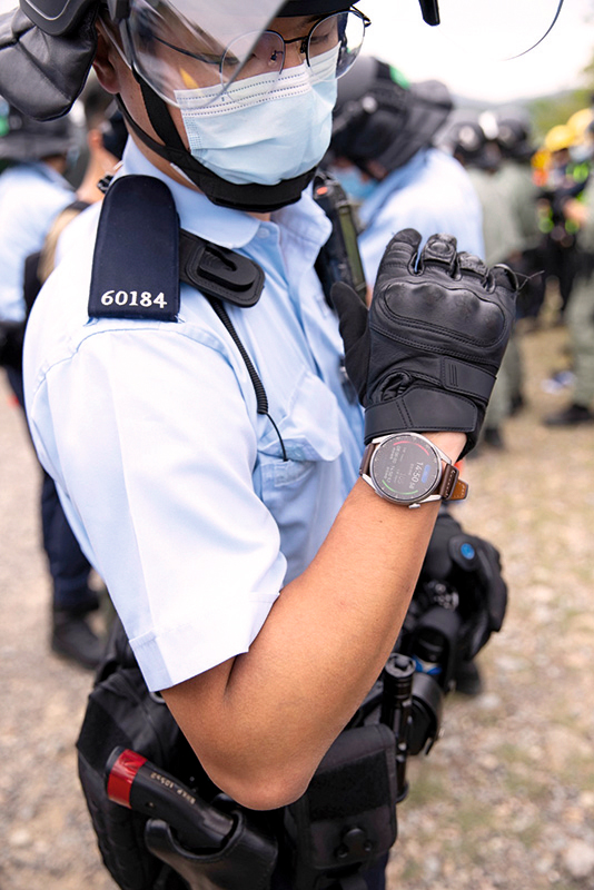 Officers of PTU Kowloon East wore the R-Watch and R-Cam during the Region's joint departmental major incident exercise, SKYHOVER.