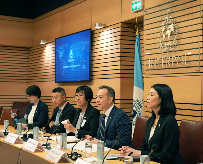 The Commissioner, Mr Chow Yat-ming, led a delegation from July 2 to 5 to meet Secretary General of INTERPOL, Mr Valdecy Urquiza, in Lyon, France.