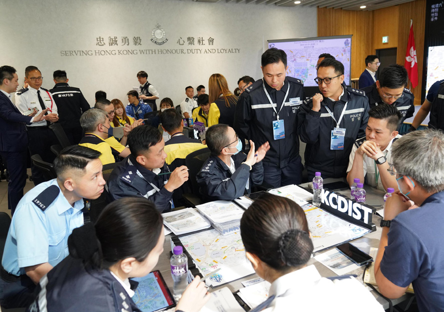 The Operations Wing of Kowloon East Region conducted the second phase of an inter-departmental tabletop exercise, codenamed WINGEDTIGER, at the Kowloon East Regional Headquarters on March 25 for the Kai Tai Sports Park.