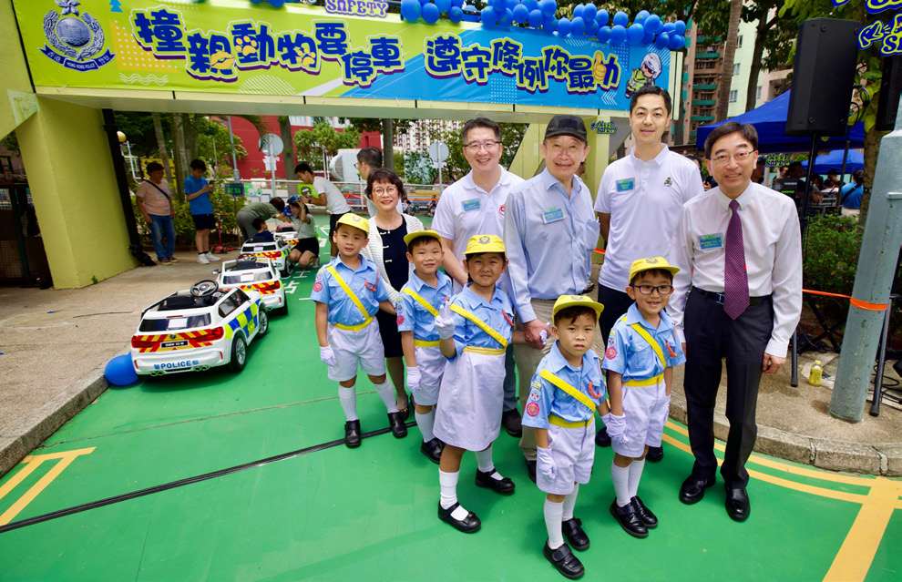 Traffic Hong Kong Island held the ‘WOOF' Safety Carnival at Pak Fuk Road Safety Town with the theme of pet road safety on May 17.