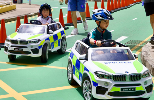 Traffic Hong Kong Island held the ‘WOOF' Safety Carnival at Pak Fuk Road Safety Town with the theme of pet road safety on May 17.