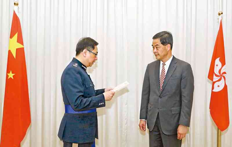 Mr Lo's swearing-in ceremony before the Chief Executive, Mr C Y Leung