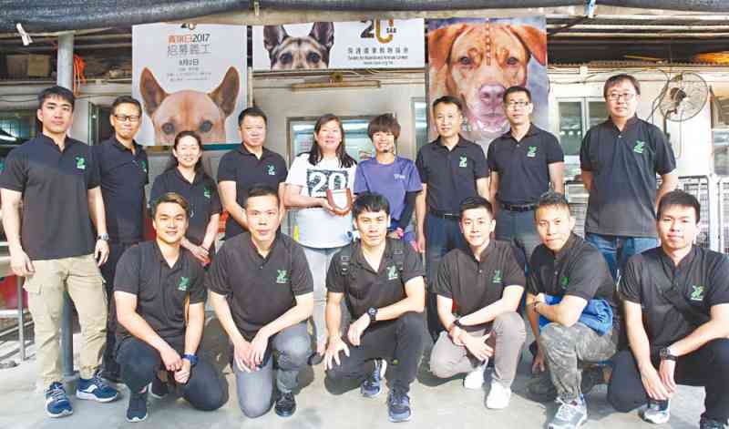 Officers thank the Society for Abandoned Animals for running a workshop for them