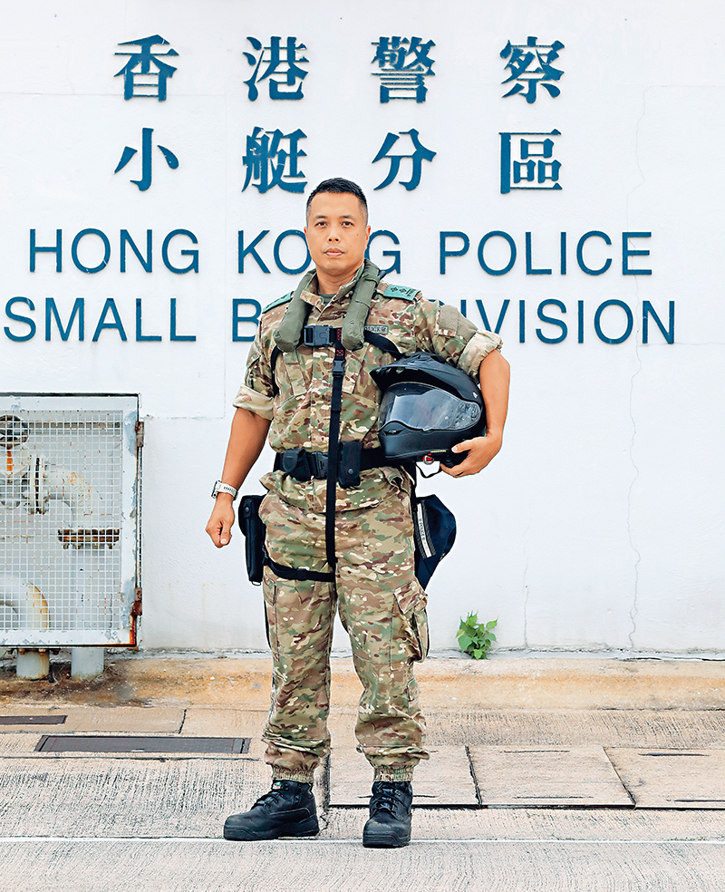 Senior Inspector Li Kar-wai upholds the athlete’s spirit of perseverance to perform police duties.