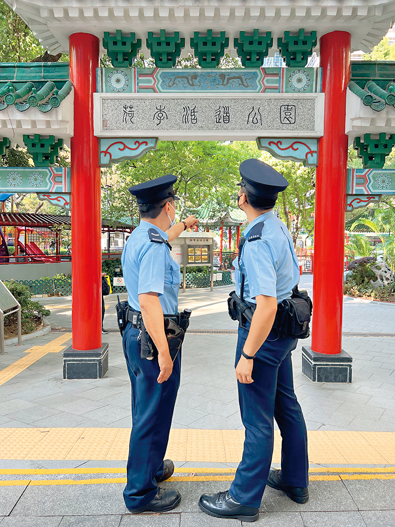 香港警察军装巡逻小队图片