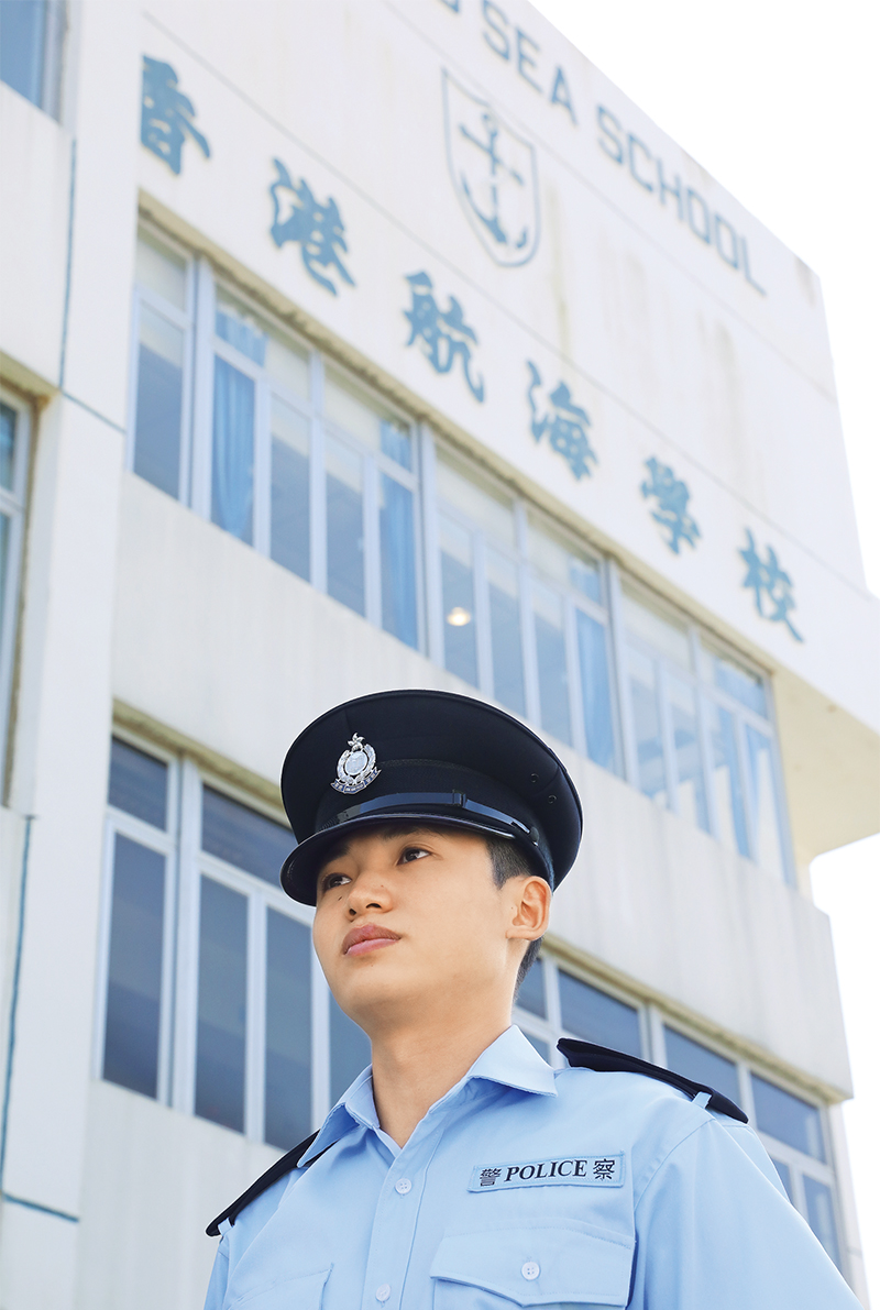 航海學校畢業生雷祥龍現駐守秀茂坪警區，學校及少年警訊的經歷啟發他加入警隊。