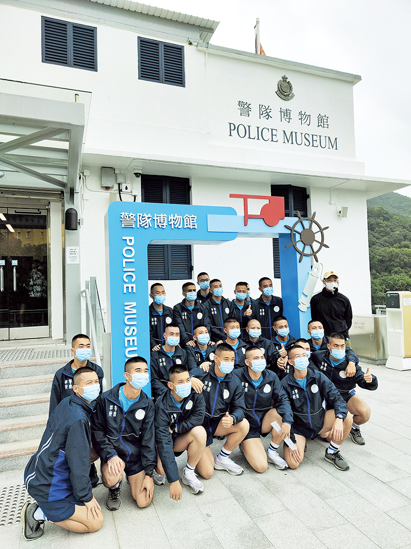The trainees run from the HKPC to the Police Museum to exercise and visit the museum.