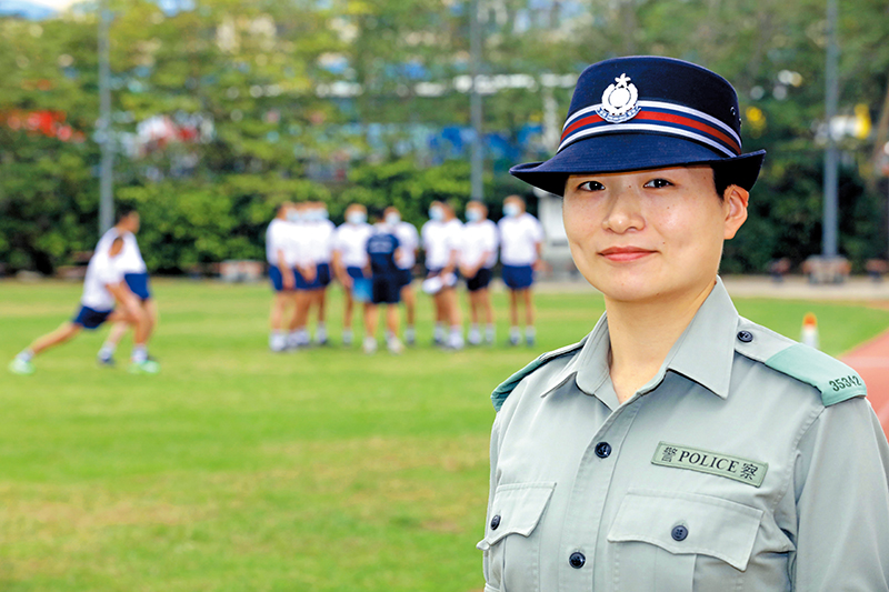 蔡爾婷克服障礙加入警隊，希望為子女樹立榜樣。